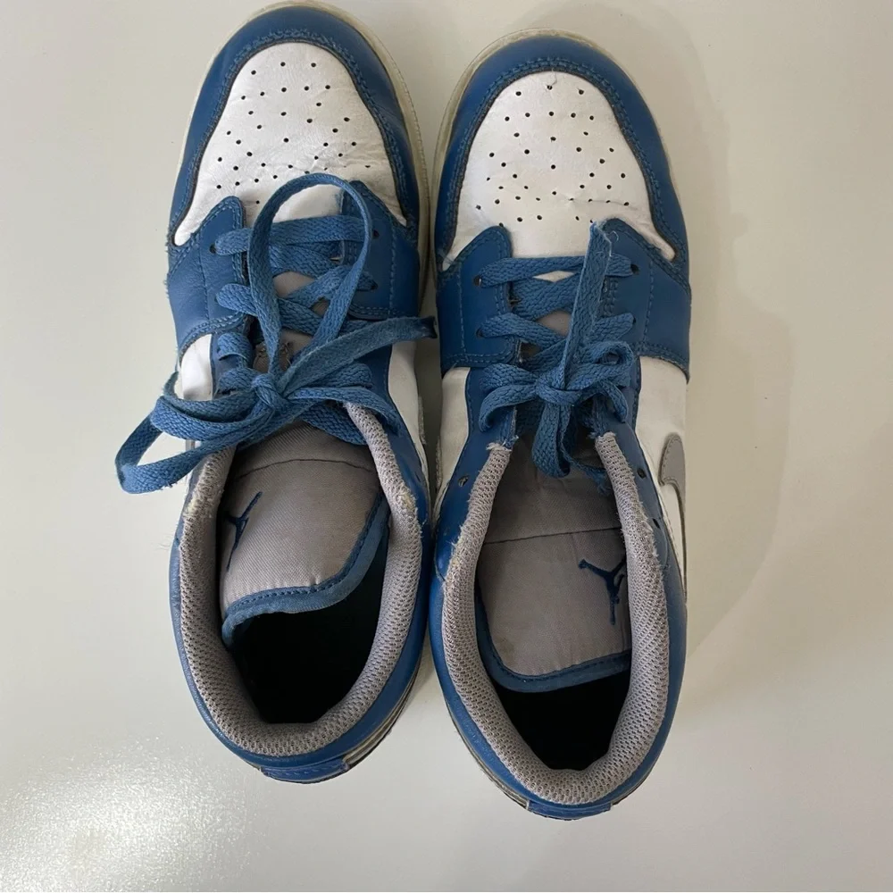 Nike Boys Air Jordan 1 Low True Blue Sneakers, size 6Y